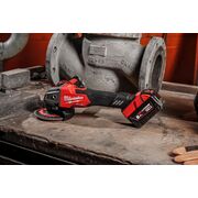 Polizor unghiular 125 mm cu turație variabilă, frânare și comutator culisant M18 FUEL™ Milwaukee M18 FSAGV125XB-0X, 4933478436