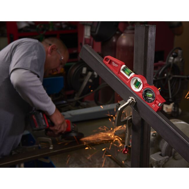 Nivelă Torpedo cu bulă reglabilă 25cm magnetică Milwaukee, 4932459096