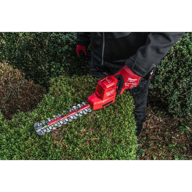 Trimmer pentru gard viu 20 cm M12 FUEL™ Milwaukee M12 FHT20-0, 4933479675