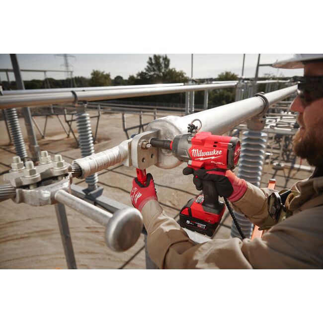 Cheie de impact, cuplu ridicat M18 FUEL™ ½″ cu pin de blocare  Milwaukee M18 FHIW2P12-0X, 4933492785